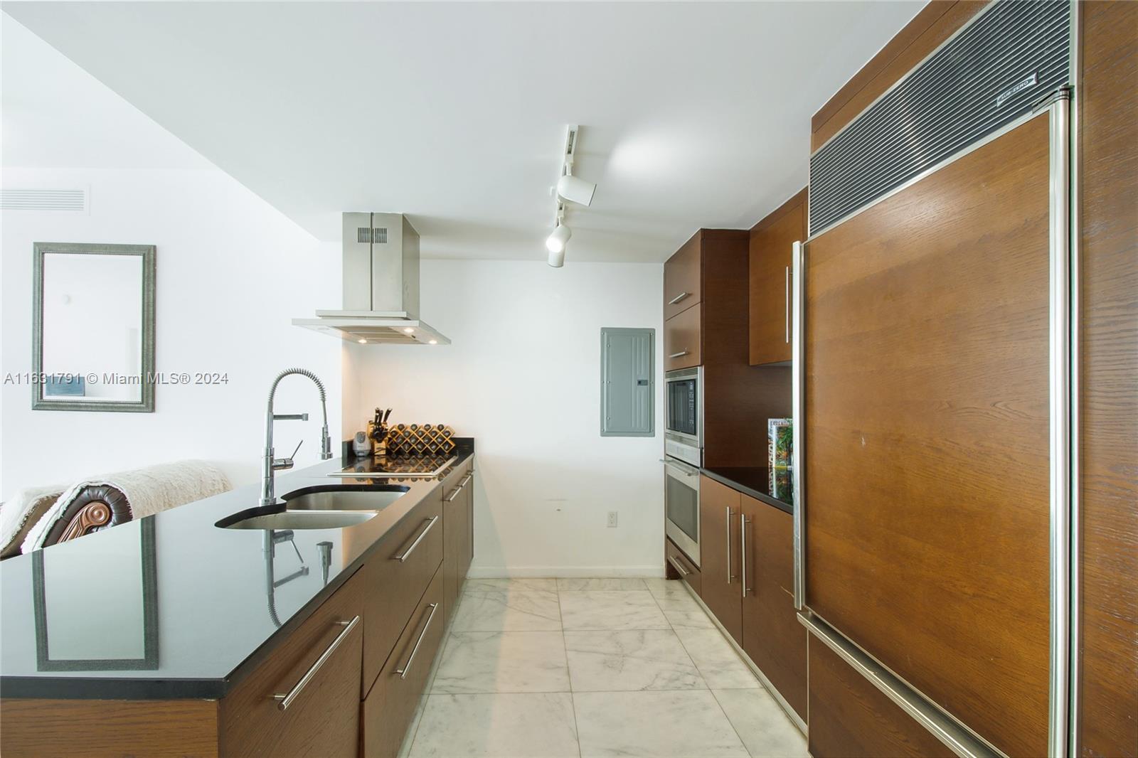 495 Brickell Ave # 3803