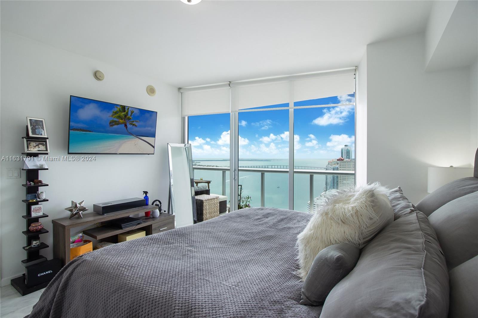 495 Brickell Ave # 3803
