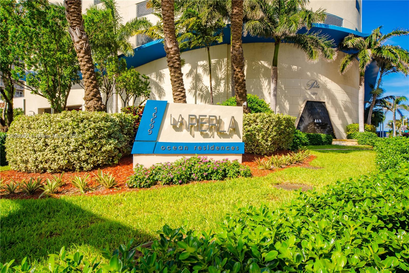 16699 Collins Ave # 2809