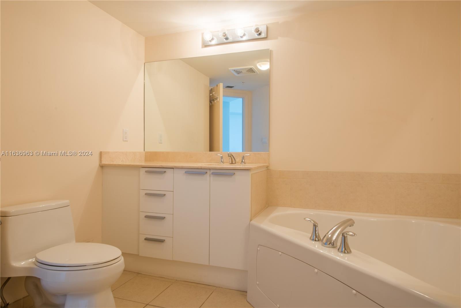 16699 Collins Ave # 2809
