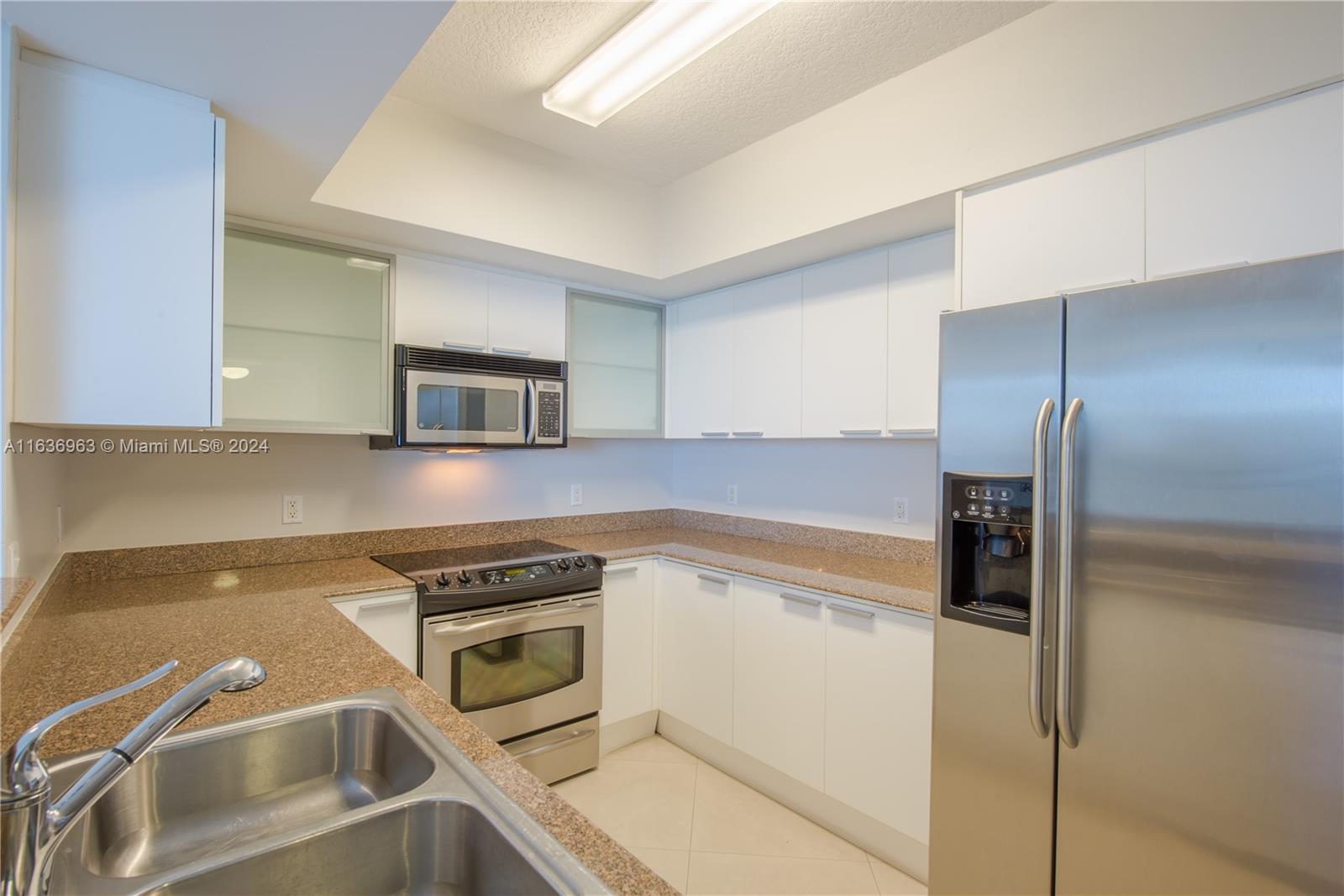 16699 Collins Ave # 2809