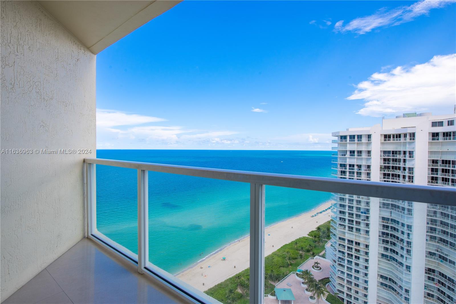 16699 Collins Ave # 2809