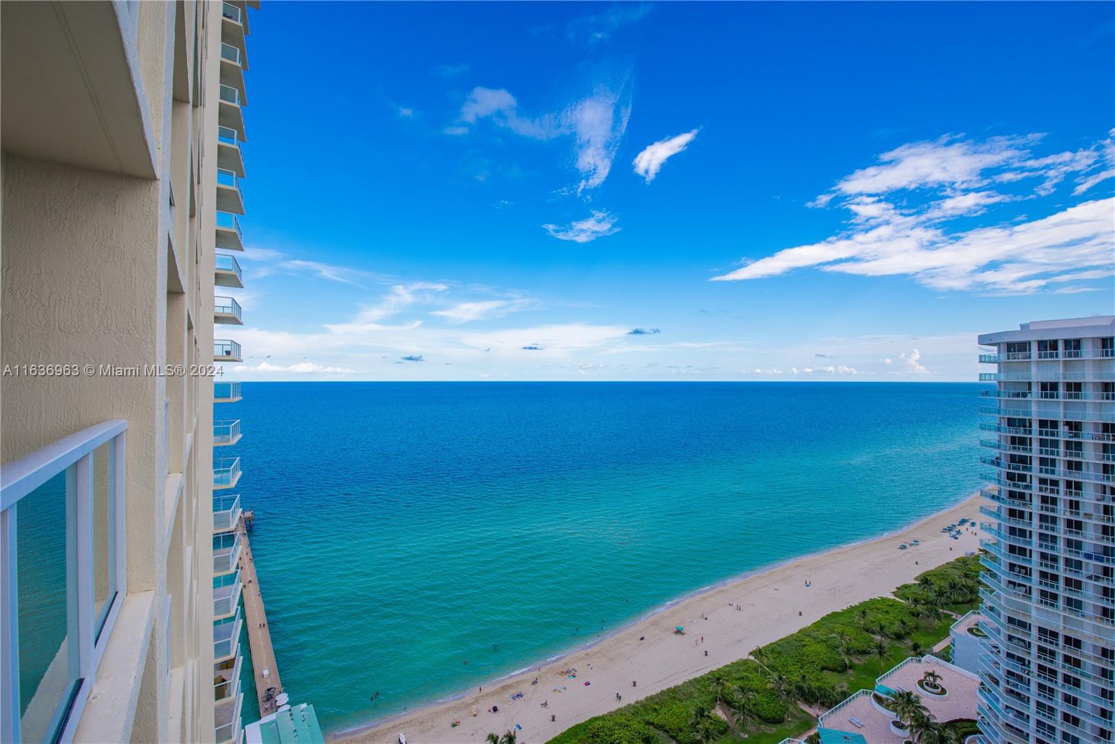 16699 Collins Ave # 2809
