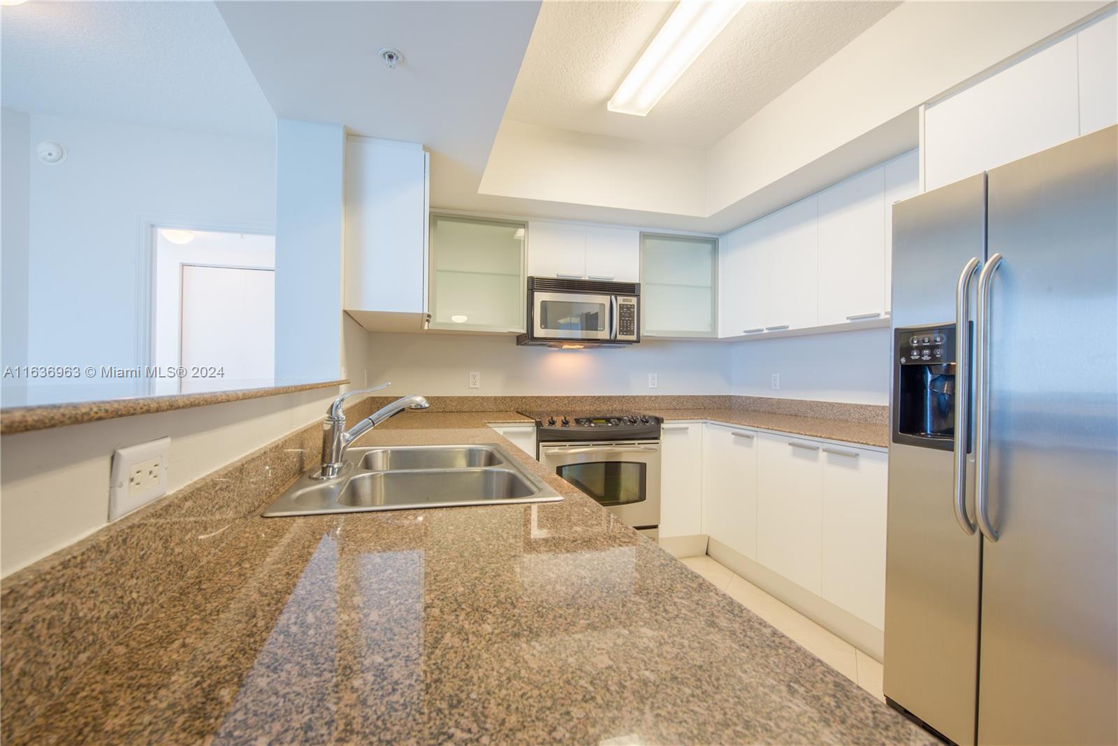 16699 Collins Ave # 2809