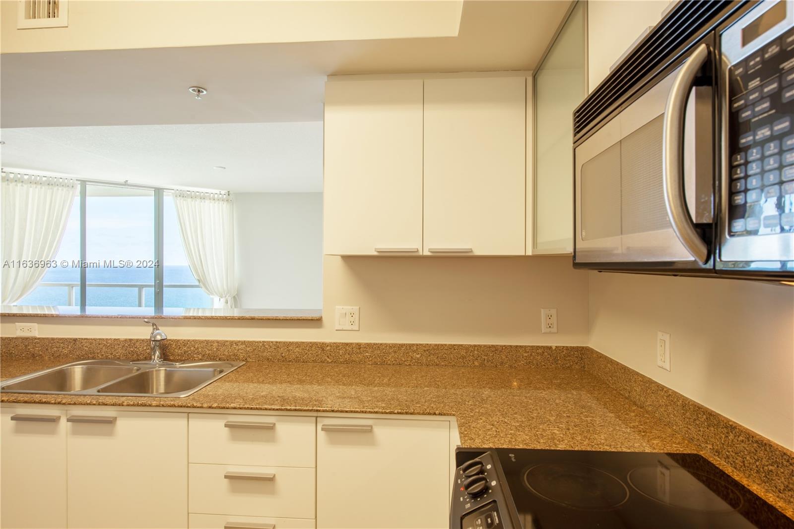 16699 Collins Ave # 2809