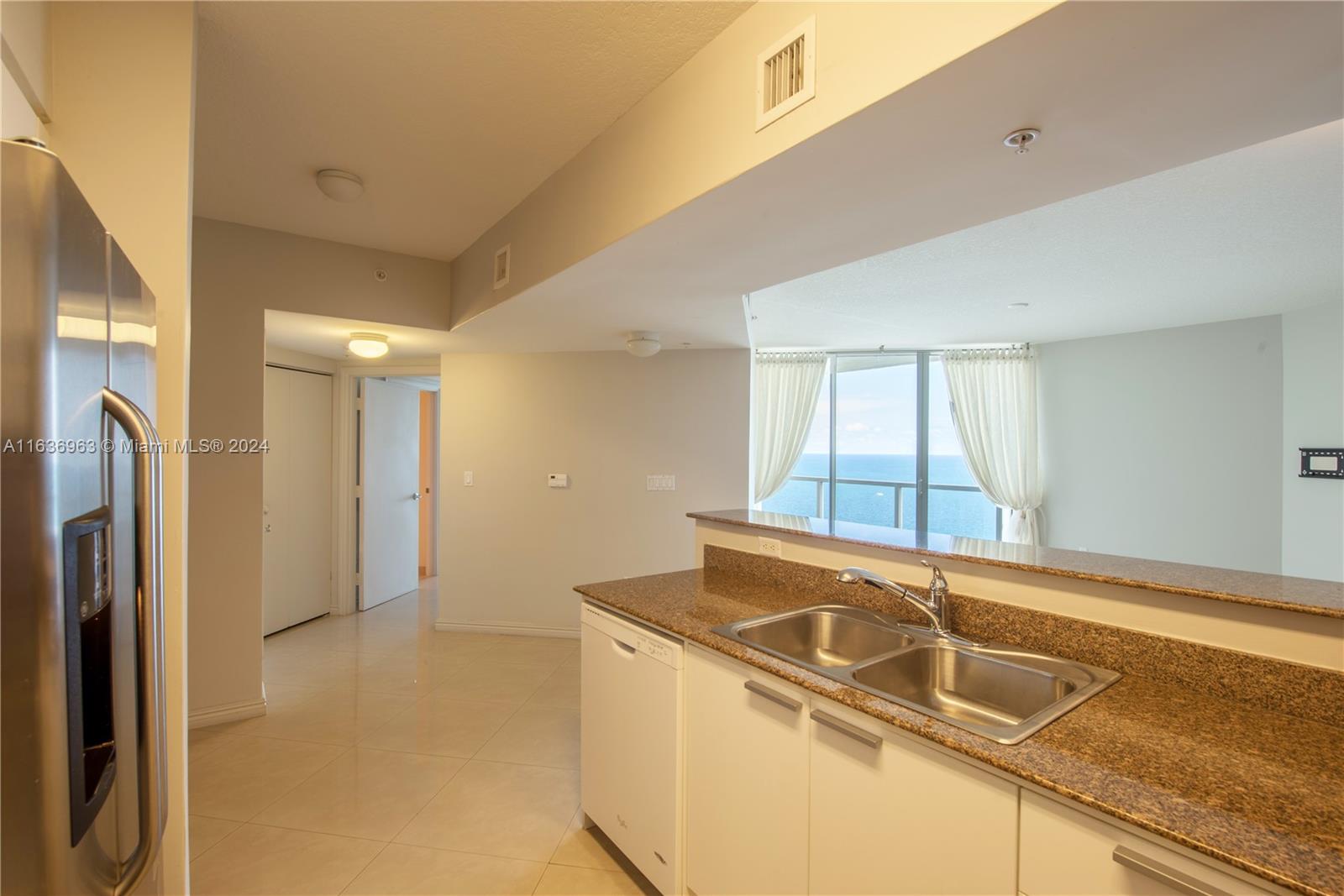 16699 Collins Ave # 2809