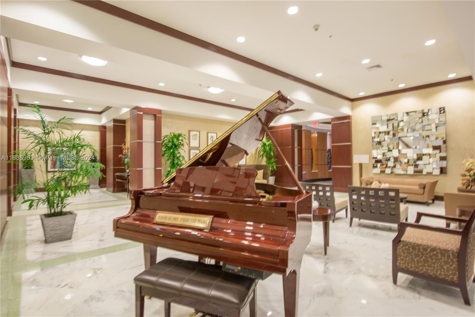 16699 Collins Ave # 2809