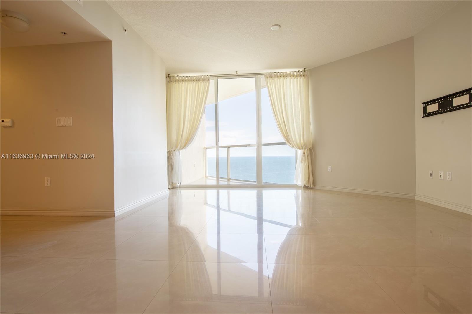 16699 Collins Ave # 2809