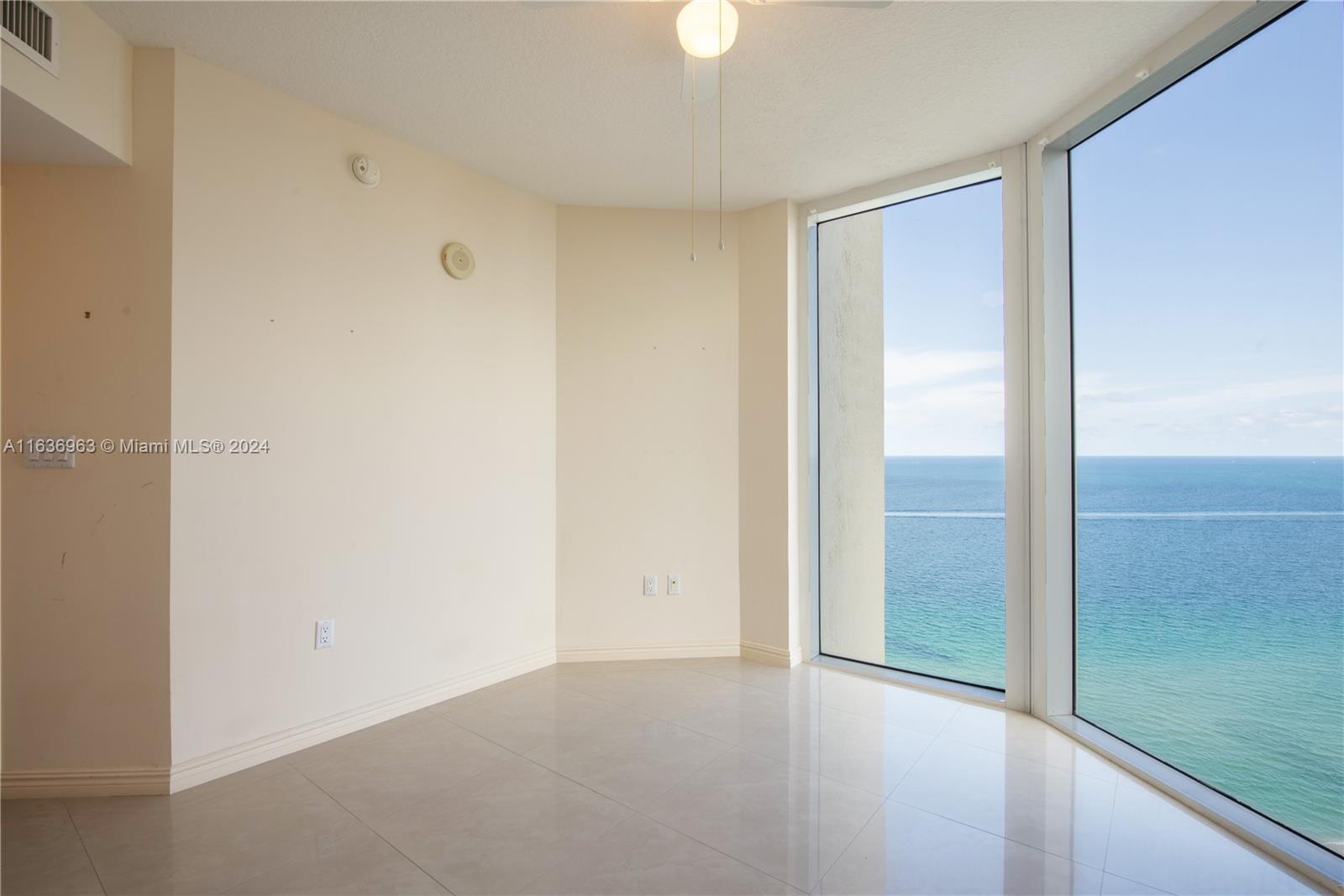 16699 Collins Ave # 2809