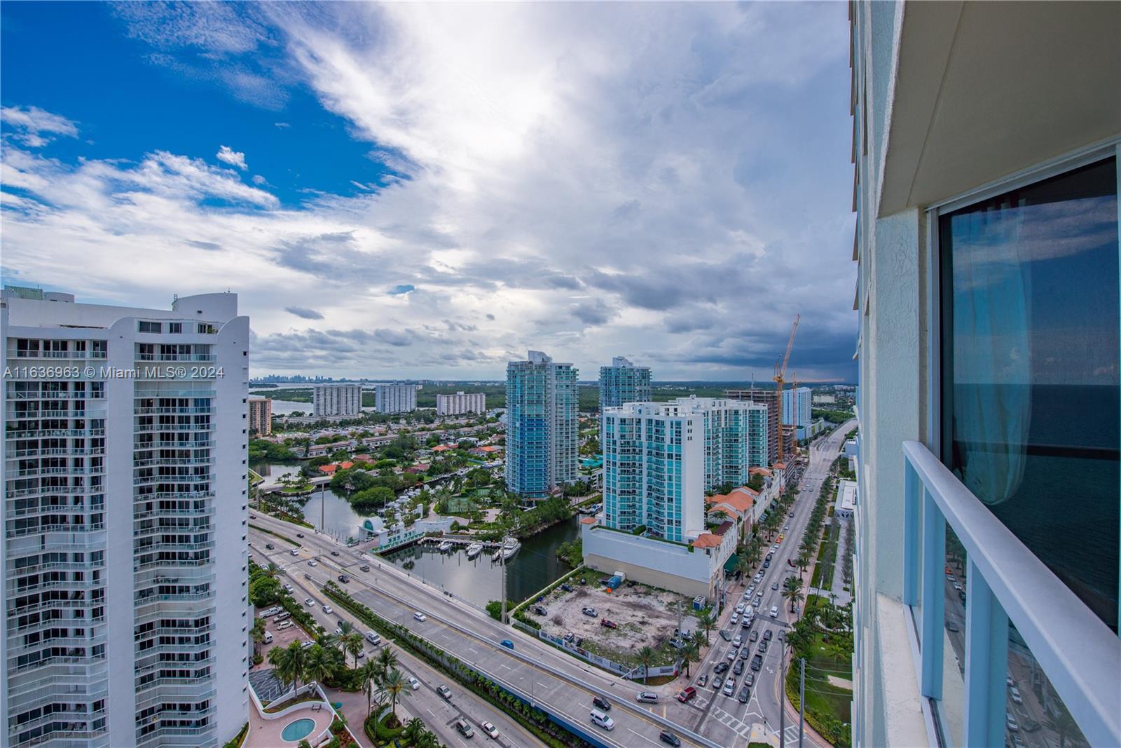 16699 Collins Ave # 2809