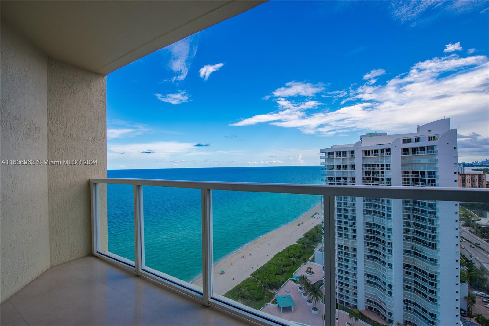 16699 Collins Ave # 2809