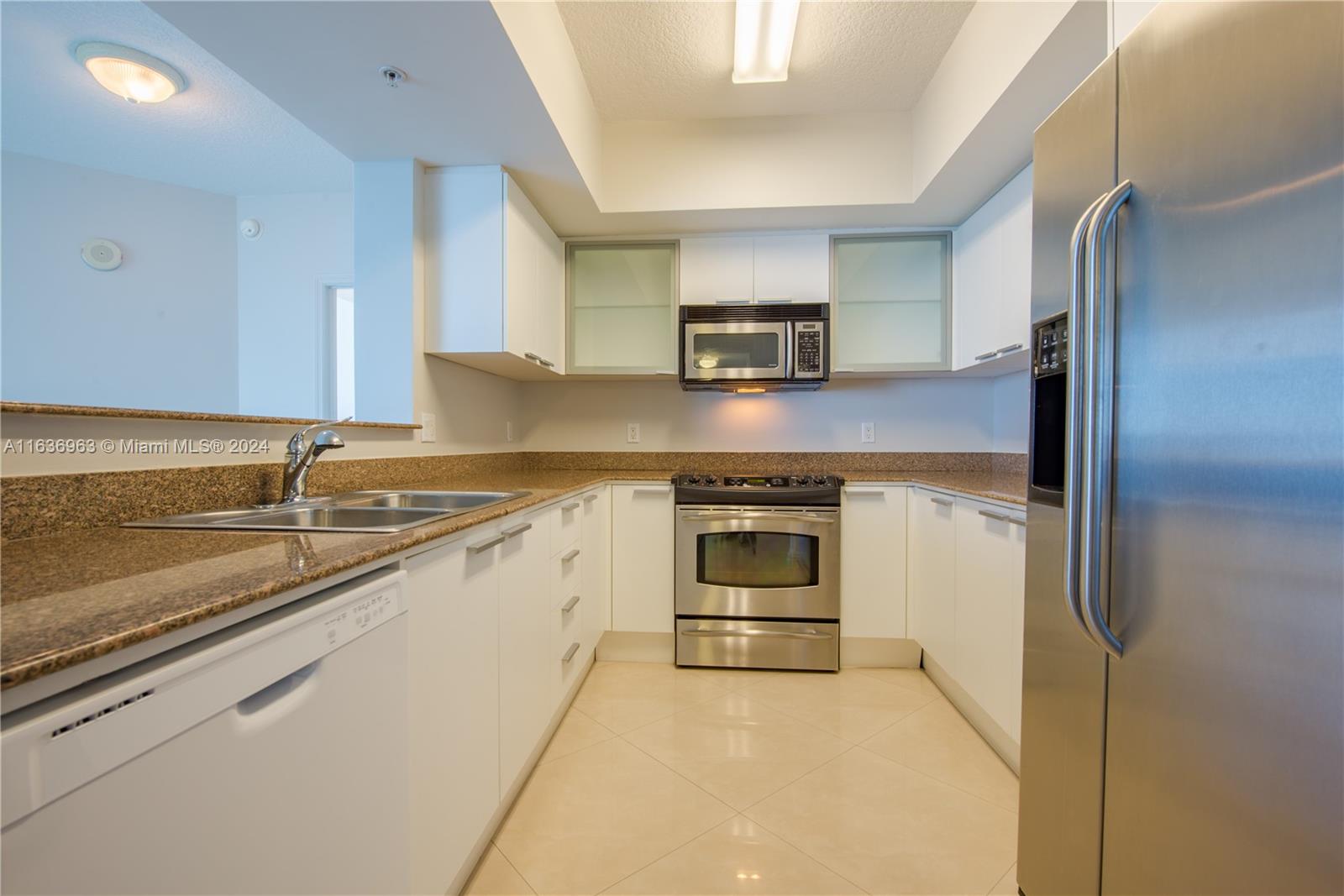 16699 Collins Ave # 2809