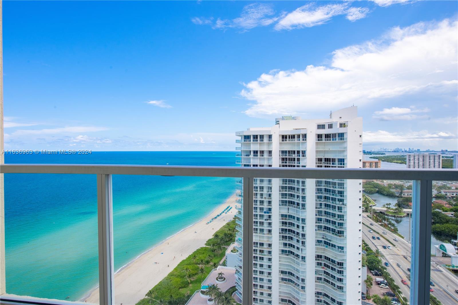 16699 Collins Ave # 2809
