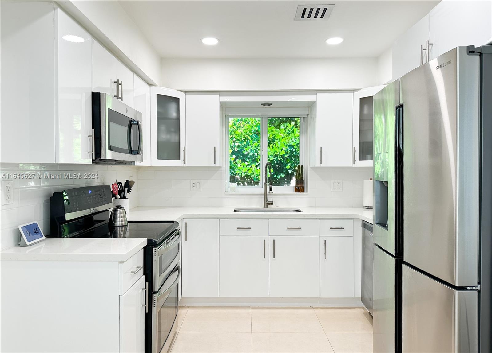 2 NW 109th St