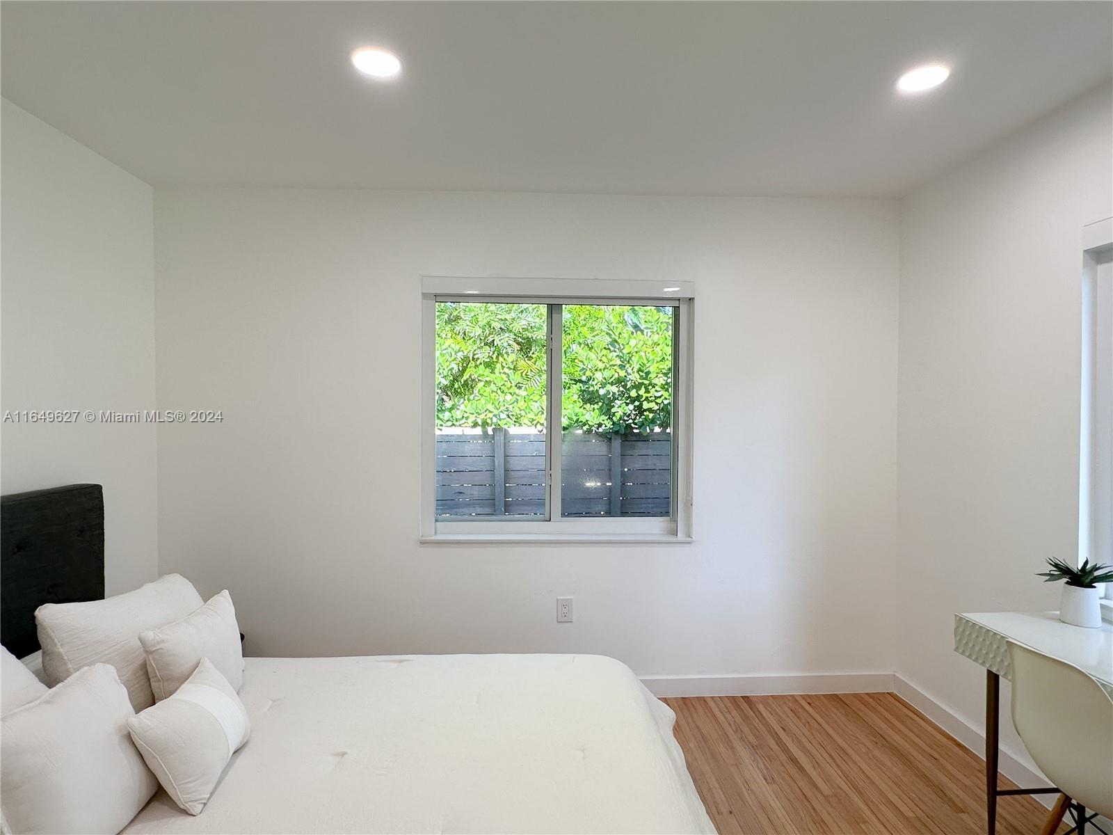 2 NW 109th St