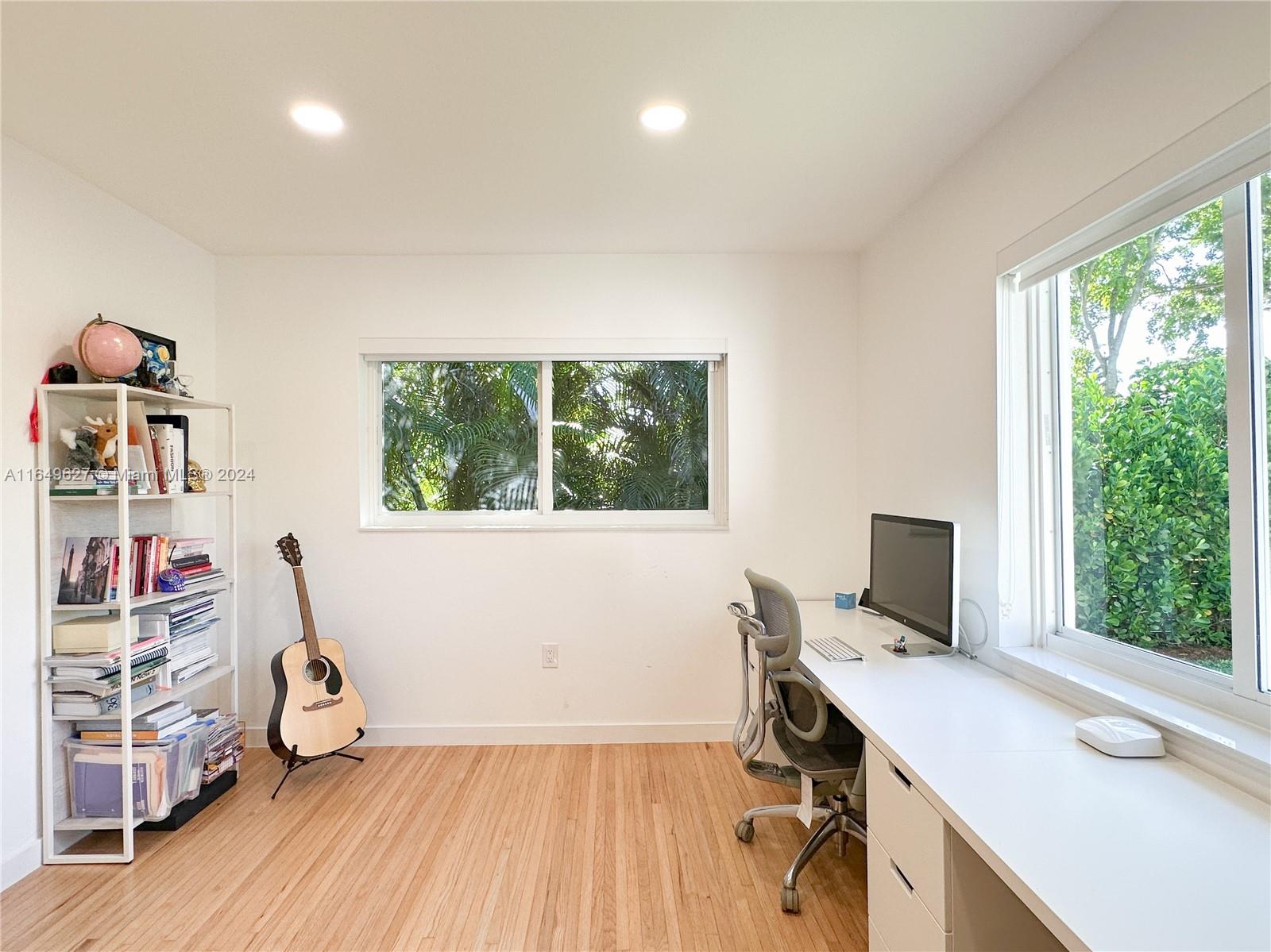2 NW 109th St