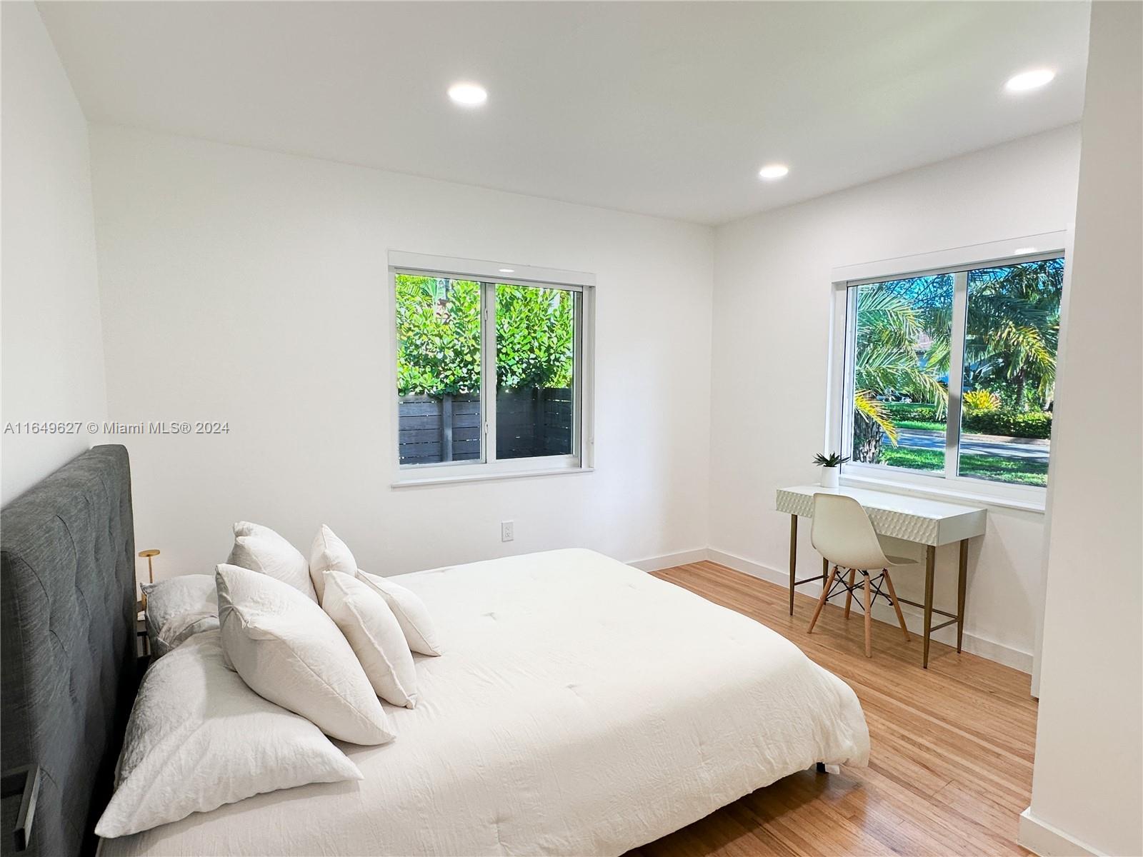 2 NW 109th St