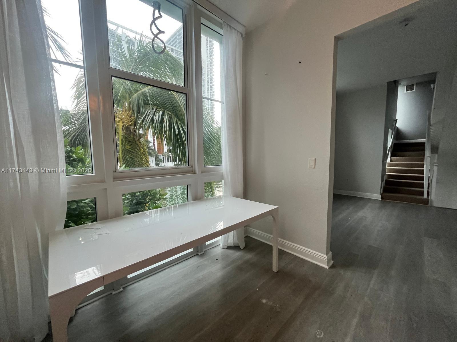 500 NE 29th St Unit: TH1