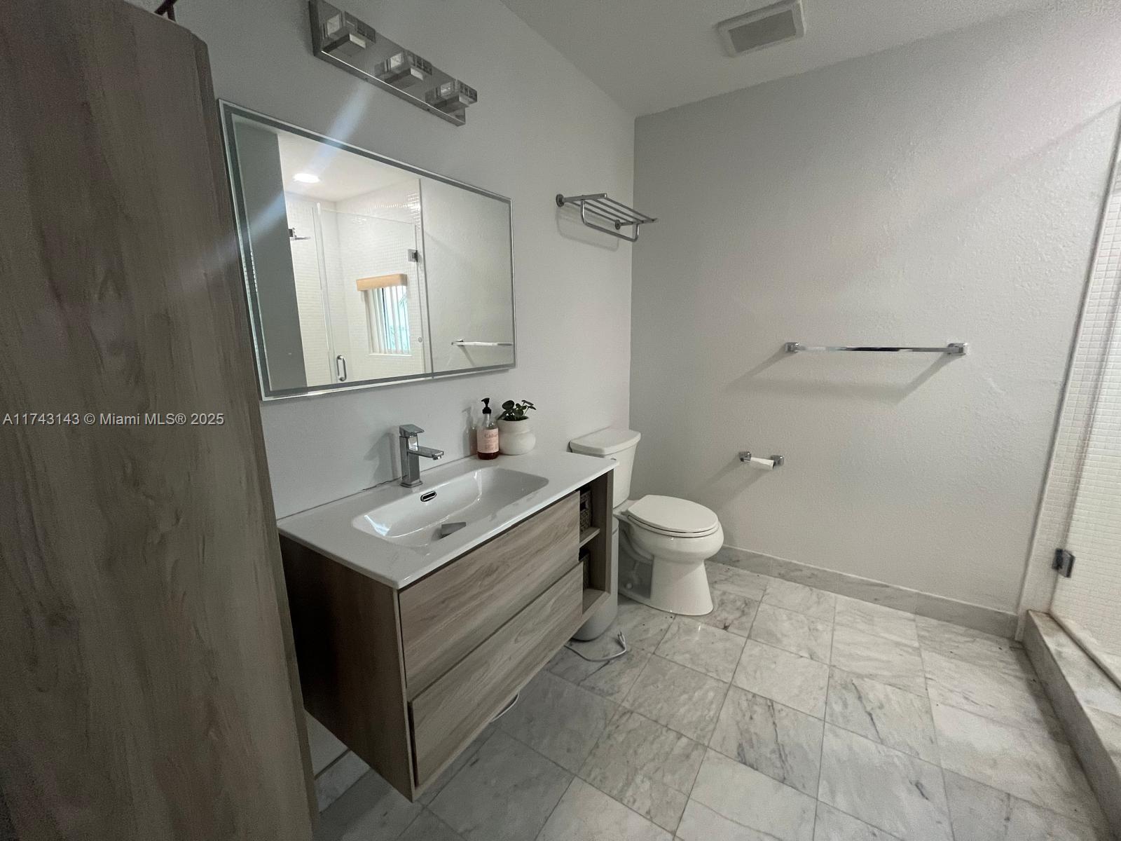 500 NE 29th St Unit: TH1