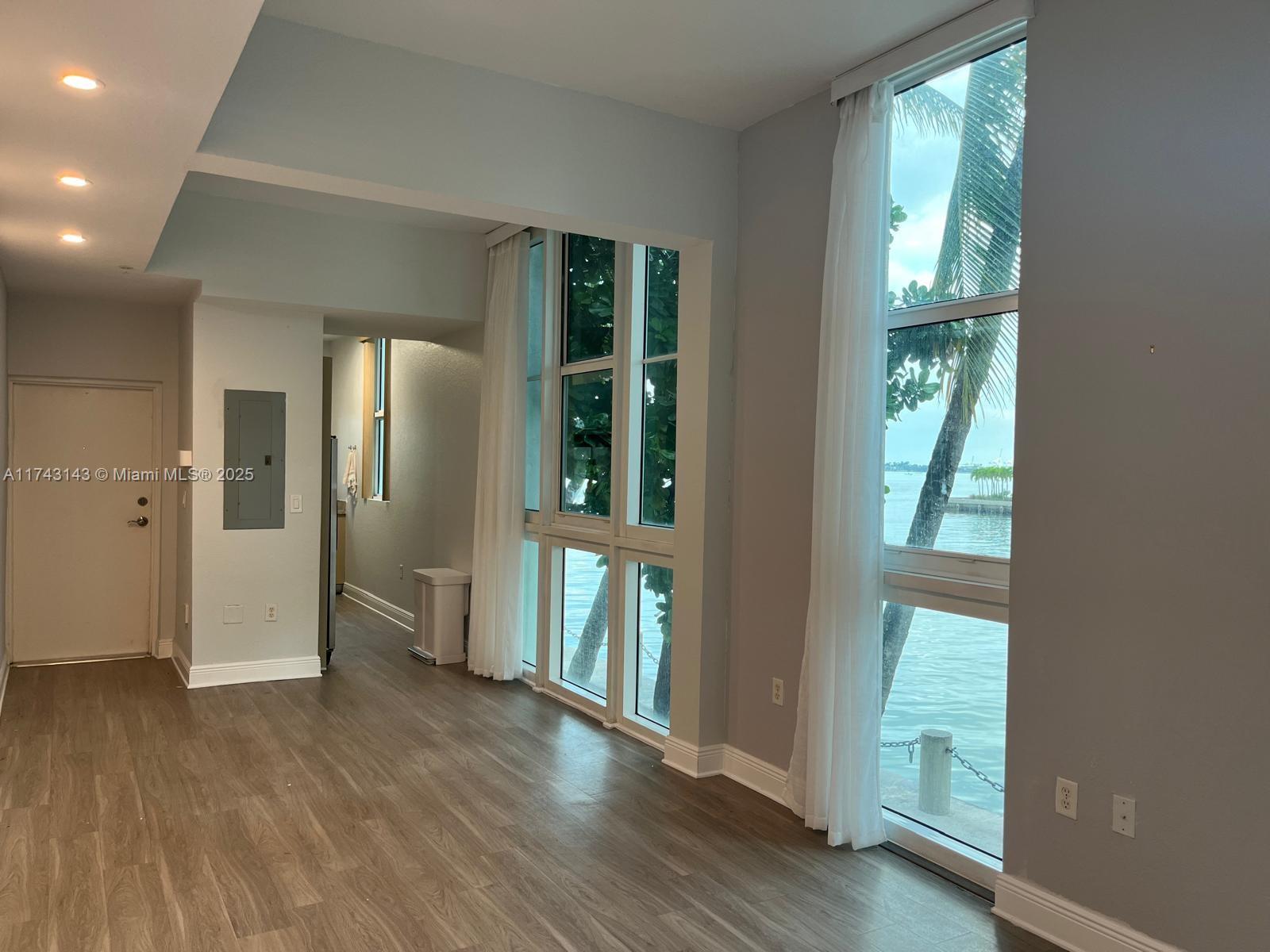 500 NE 29th St Unit: TH1