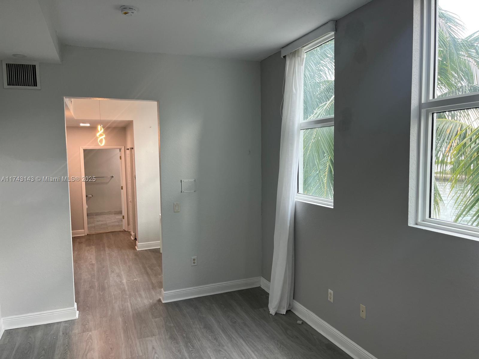 500 NE 29th St Unit: TH1
