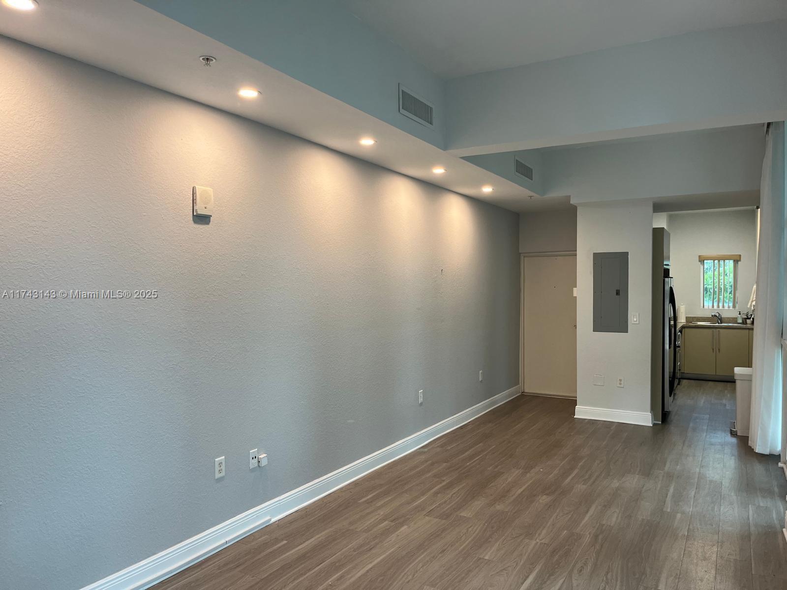 500 NE 29th St Unit: TH1