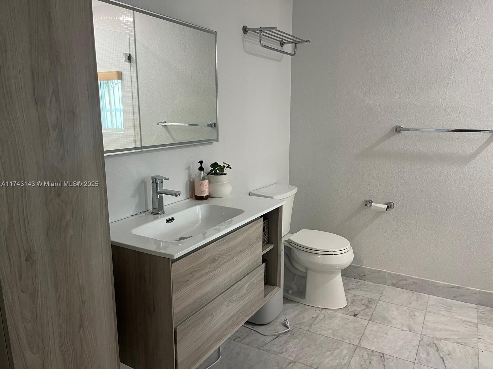 500 NE 29th St Unit: TH1