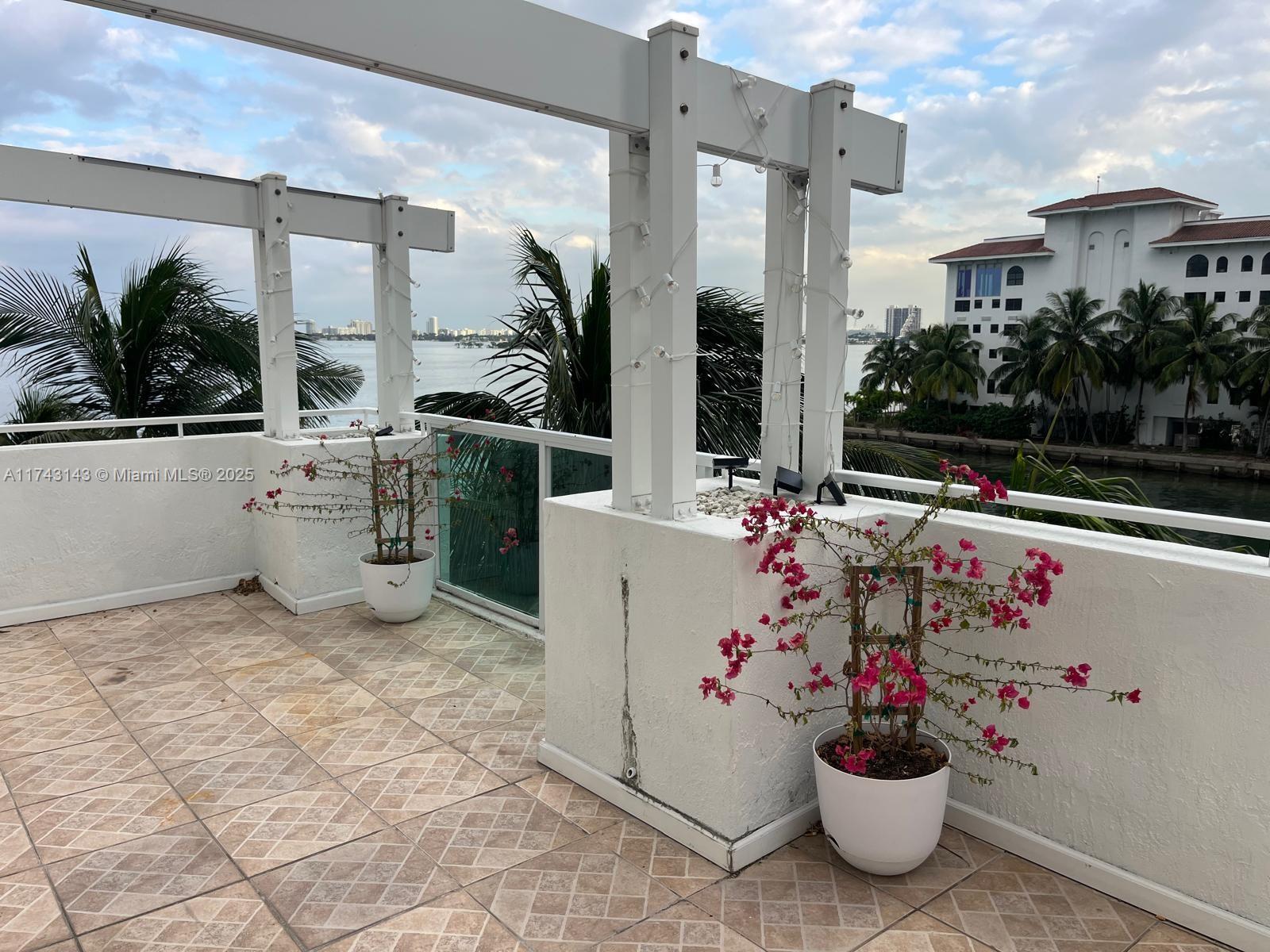 500 NE 29th St Unit: TH1