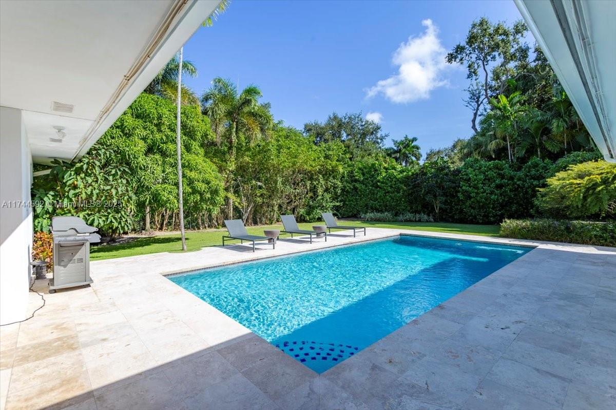 550 Pidgeon Plum Ln