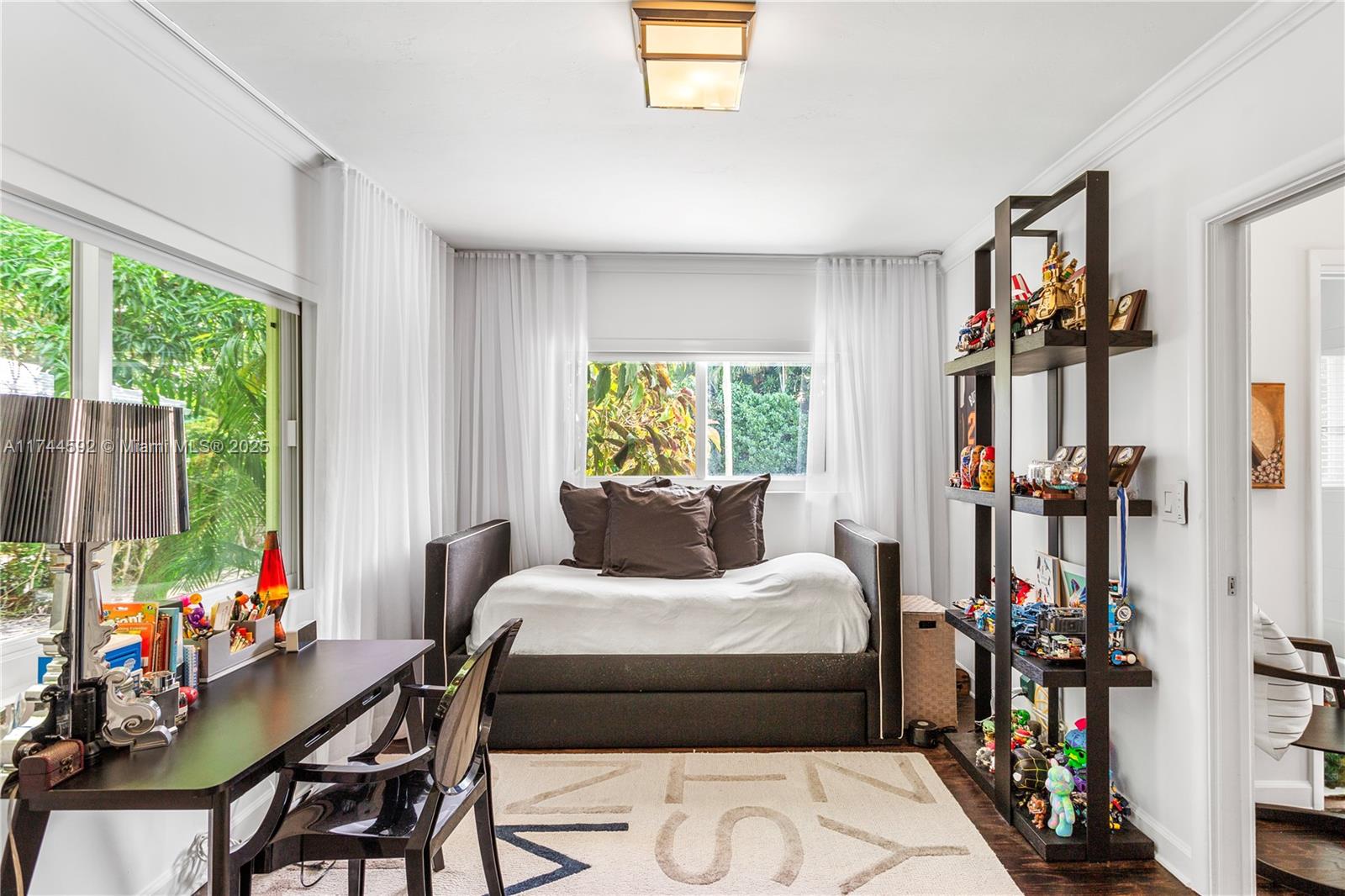 550 Pidgeon Plum Ln