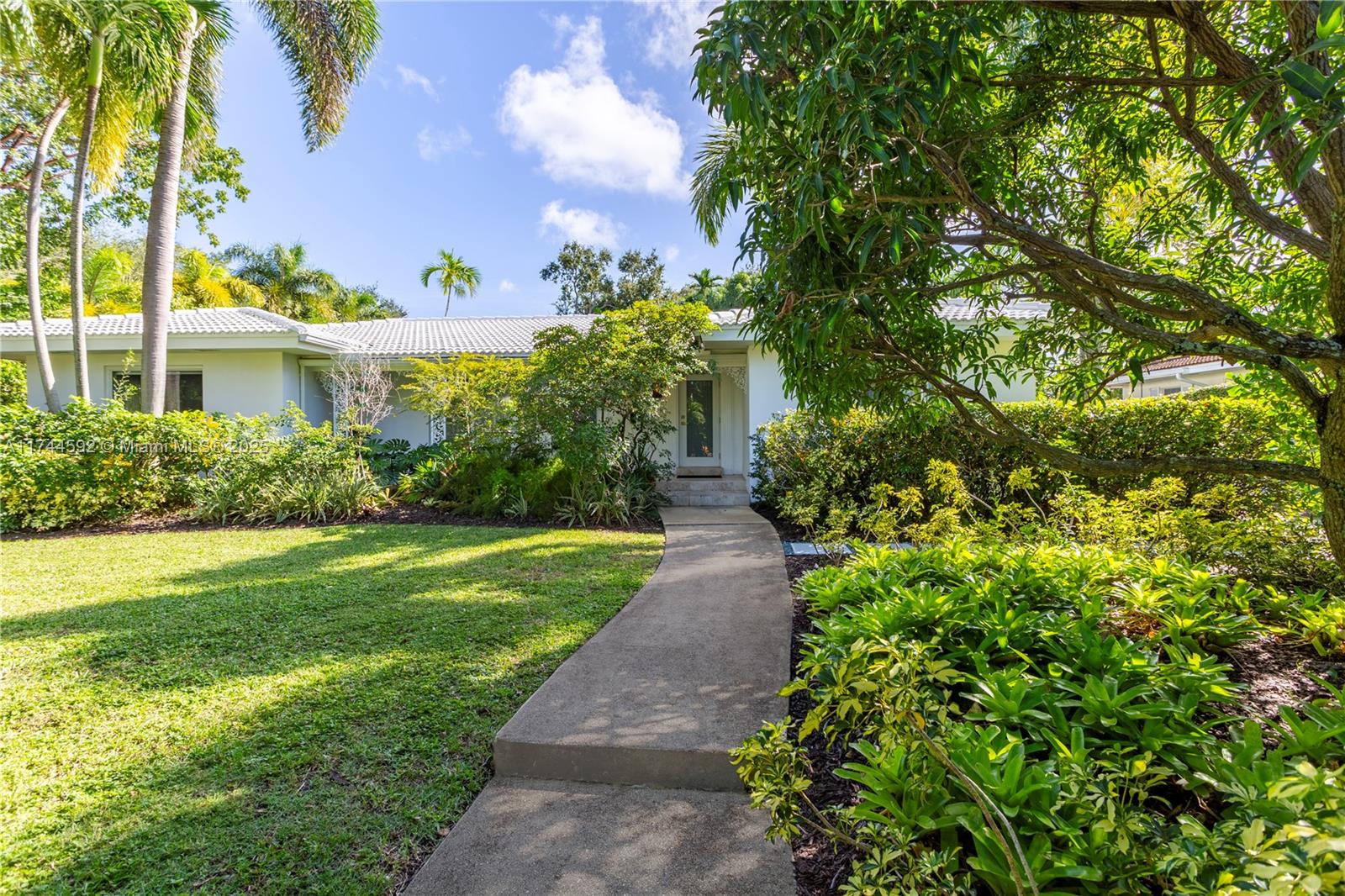 550 Pidgeon Plum Ln