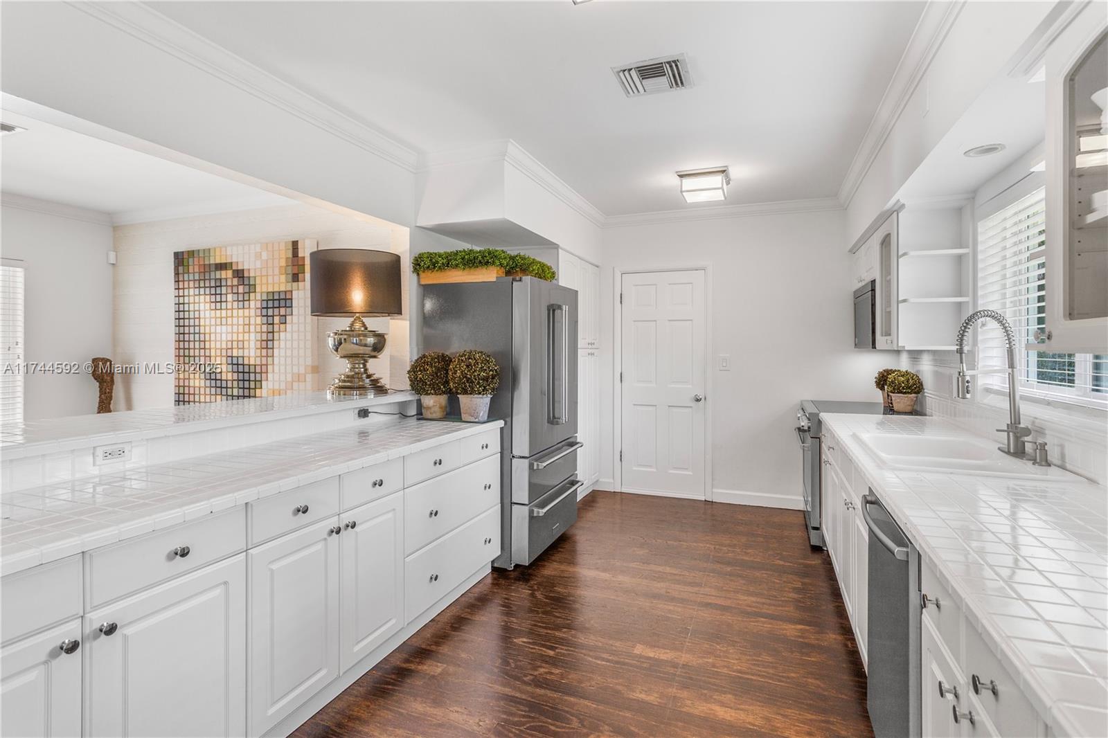 550 Pidgeon Plum Ln