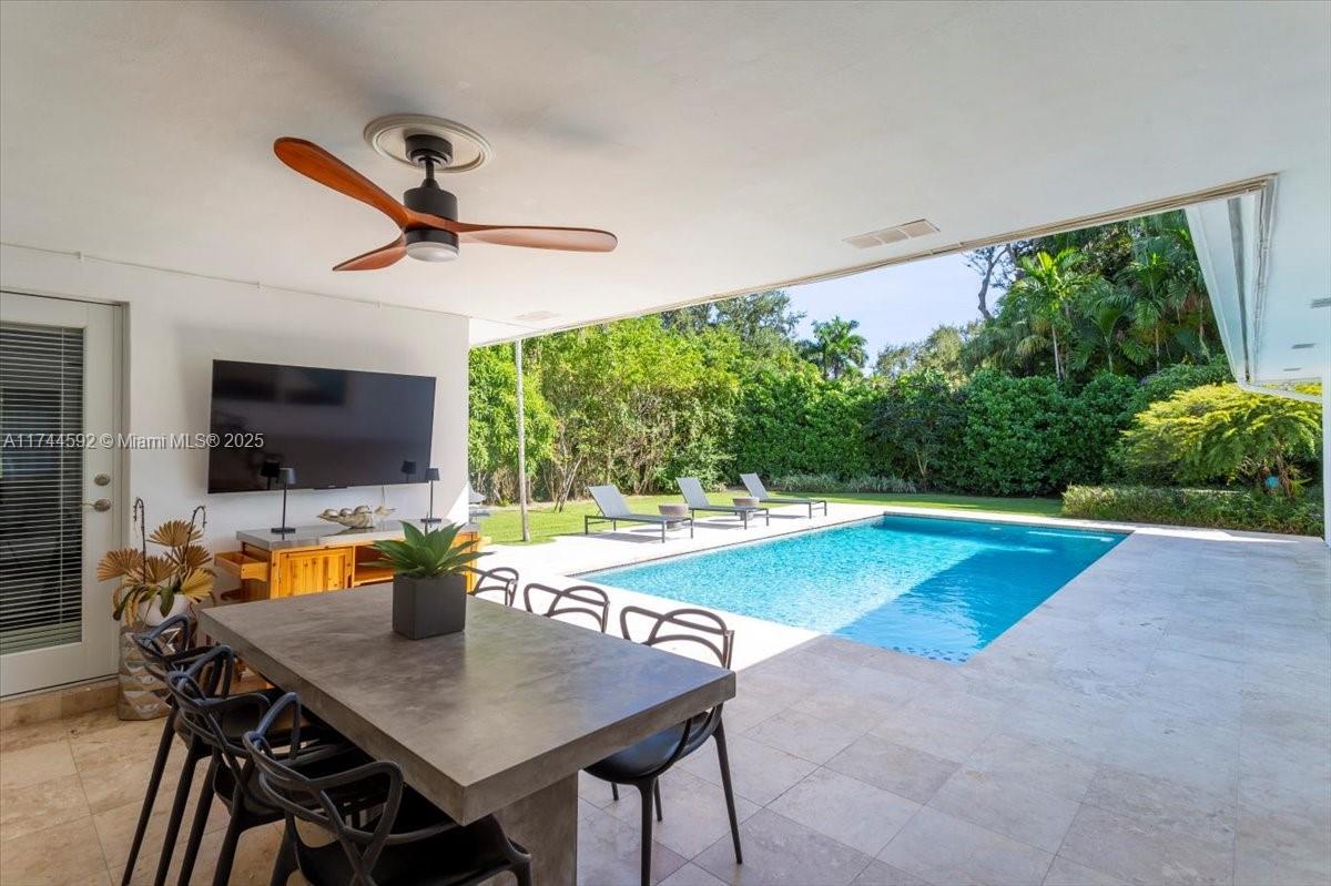 550 Pidgeon Plum Ln