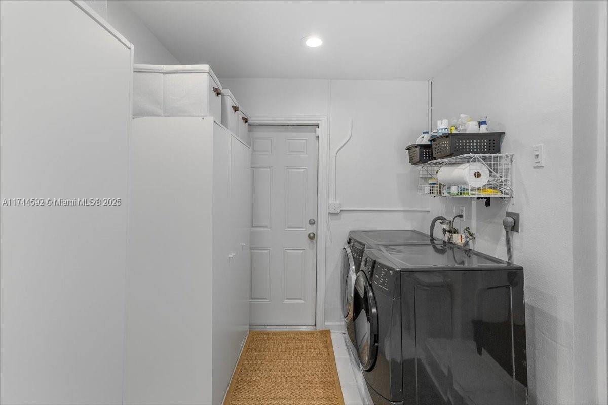 550 Pidgeon Plum Ln