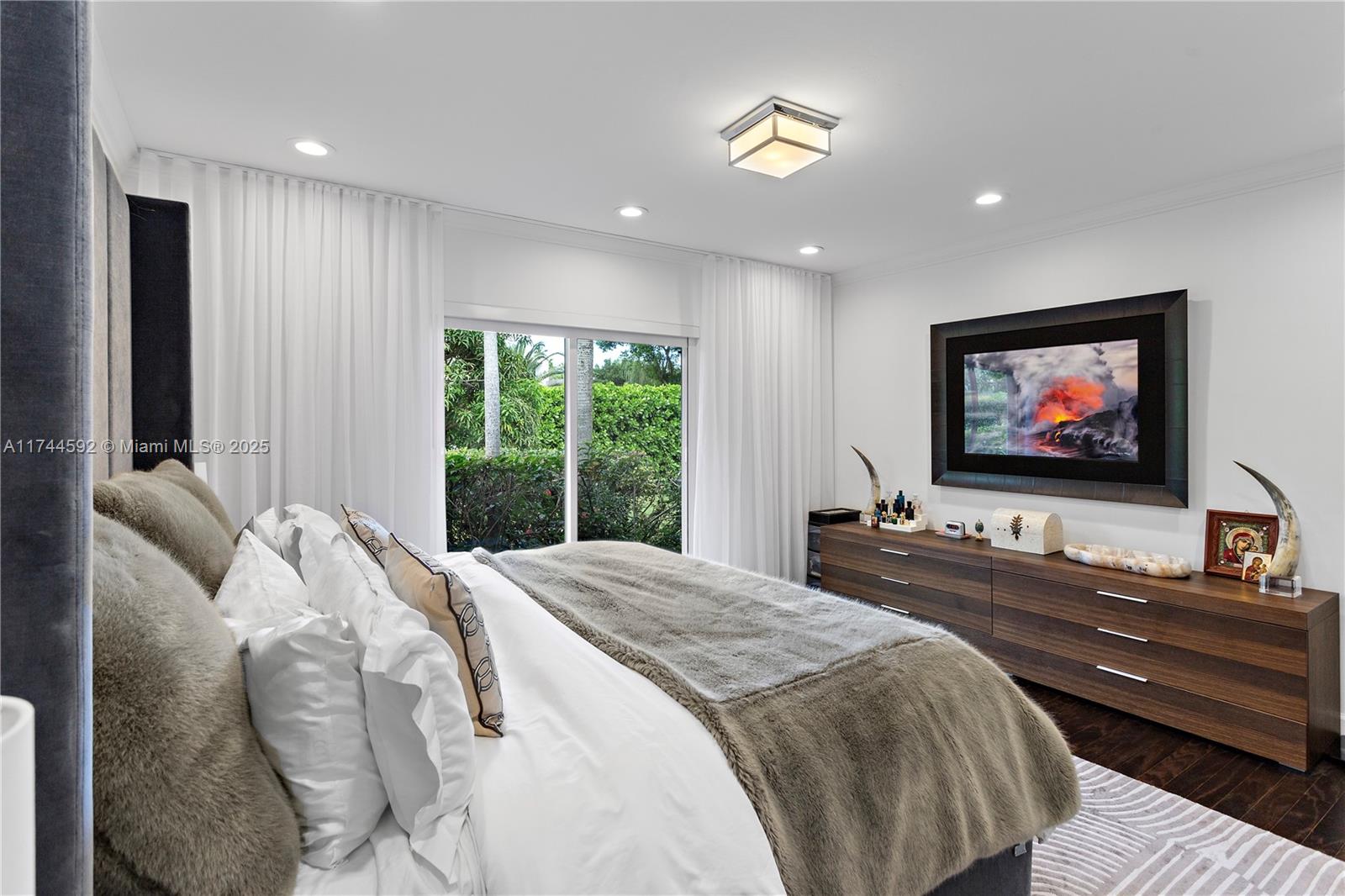 550 Pidgeon Plum Ln
