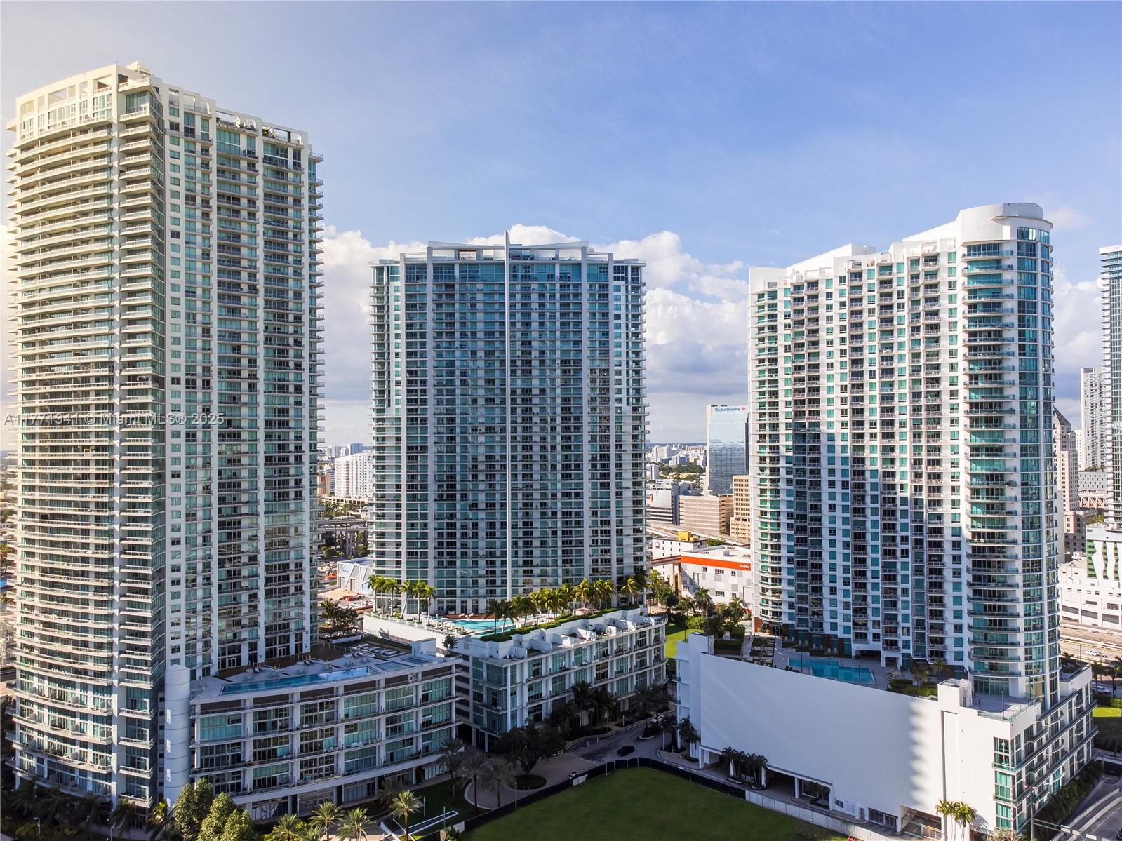 90 SW 3rd St # 4103