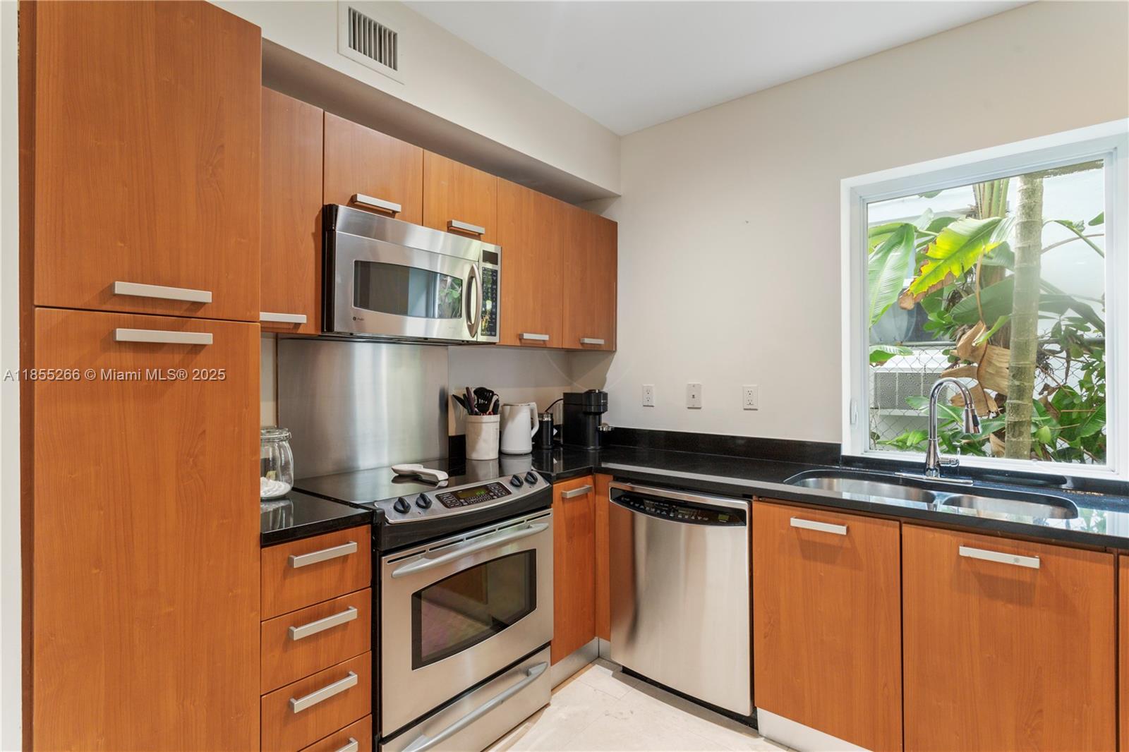 234 Meridian Ave # 3