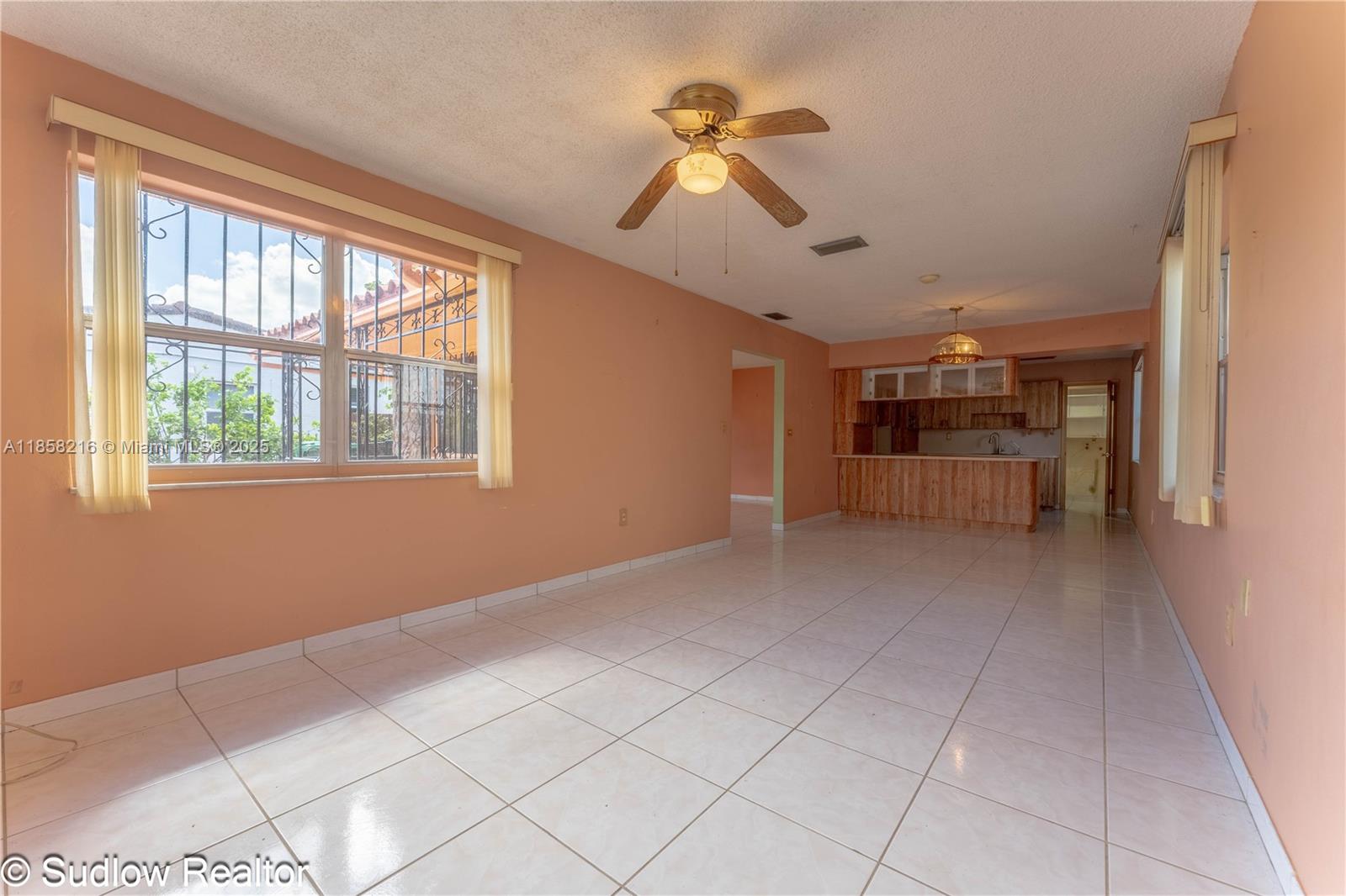 4230 SW 10th St