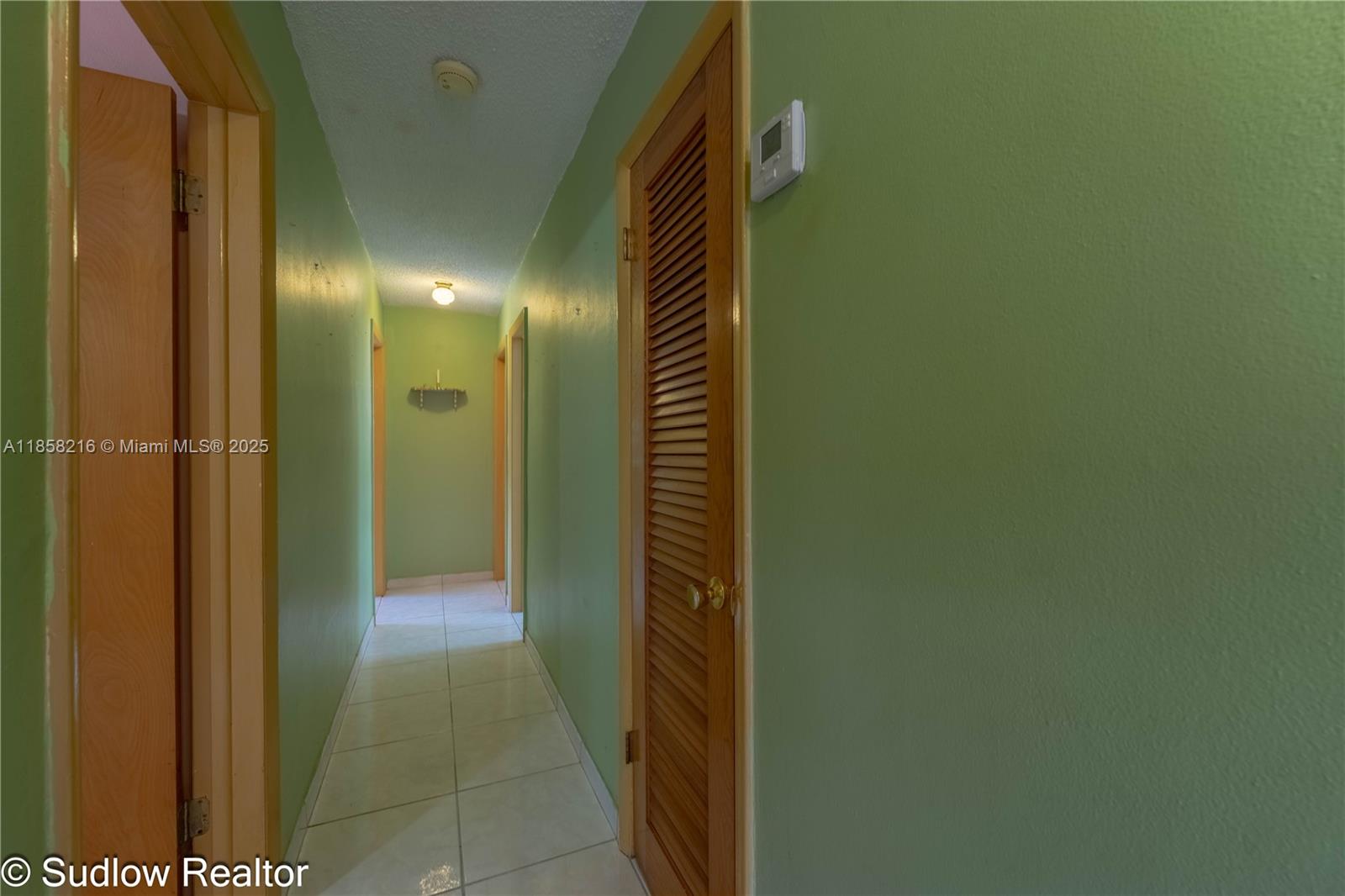 4230 SW 10th St