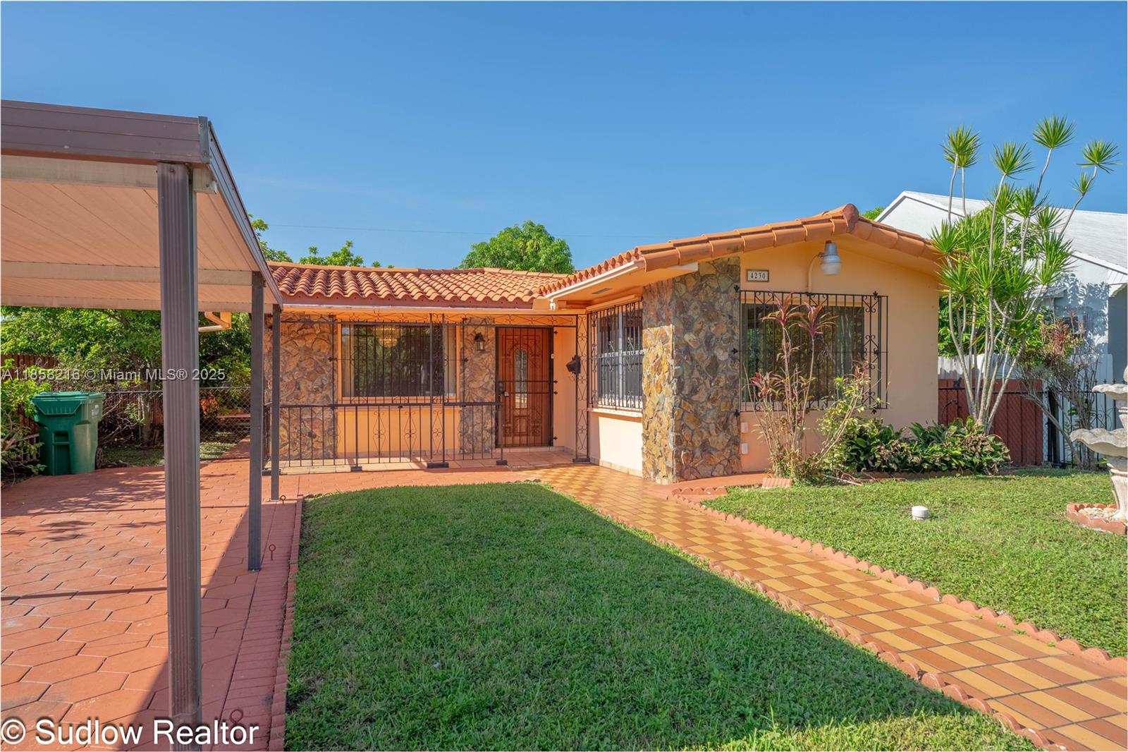 4230 SW 10th St