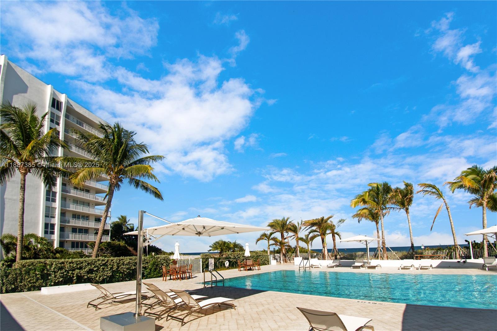 613 Ocean Dr # 6D