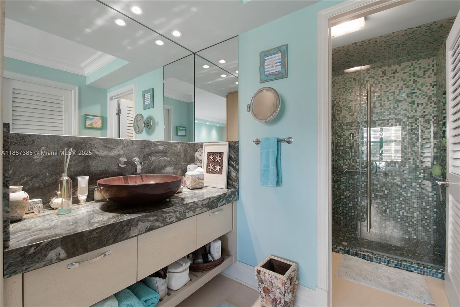 613 Ocean Dr # 6D