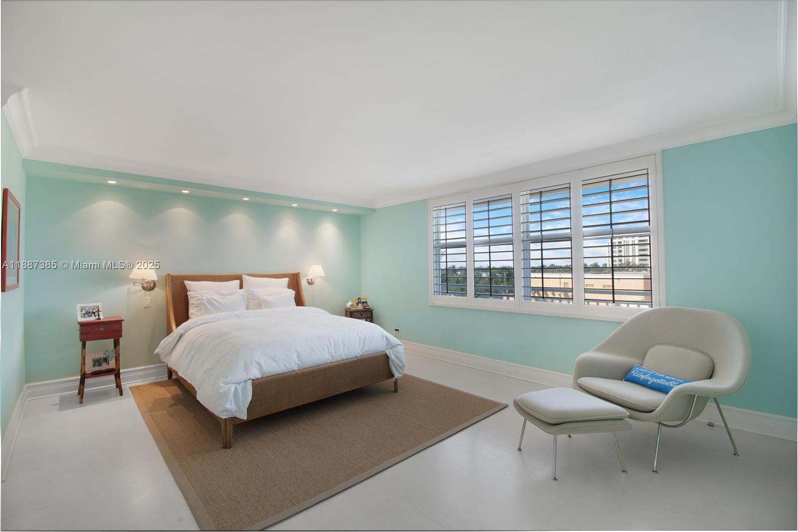 613 Ocean Dr # 6D