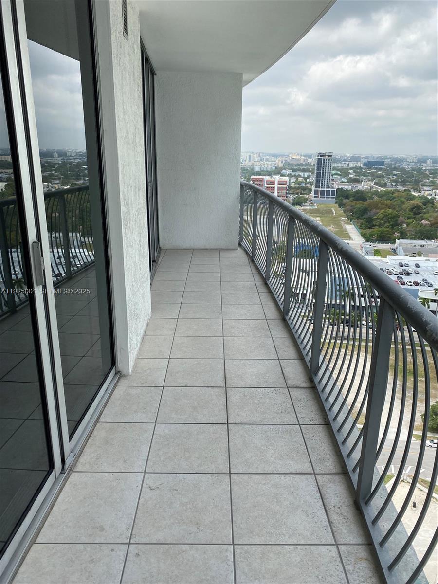 1750 N Bayshore Dr # 2609