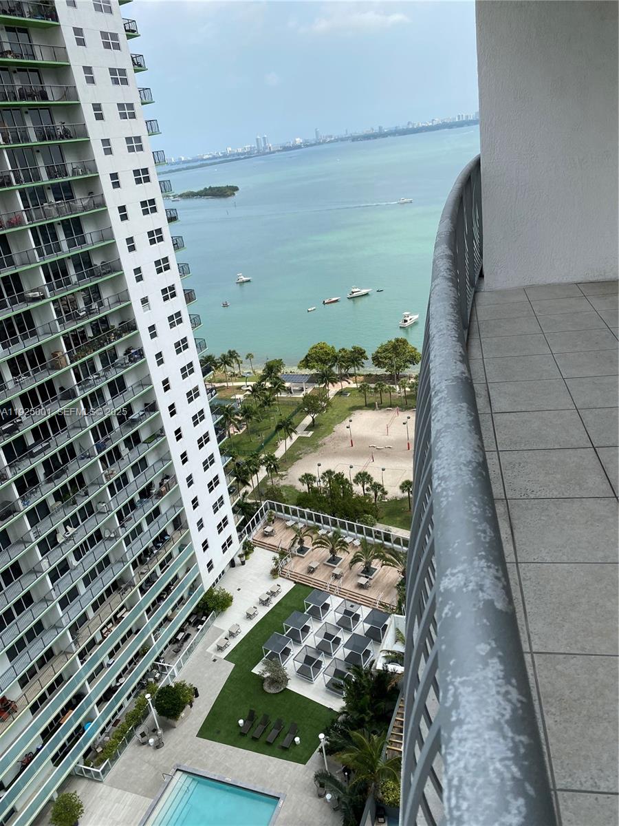 1750 N Bayshore Dr # 2609