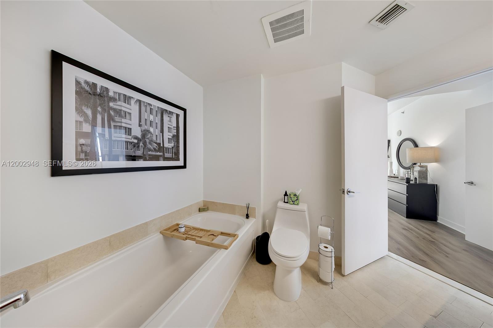 1111 SW 1st Ave Unit: 2719-N