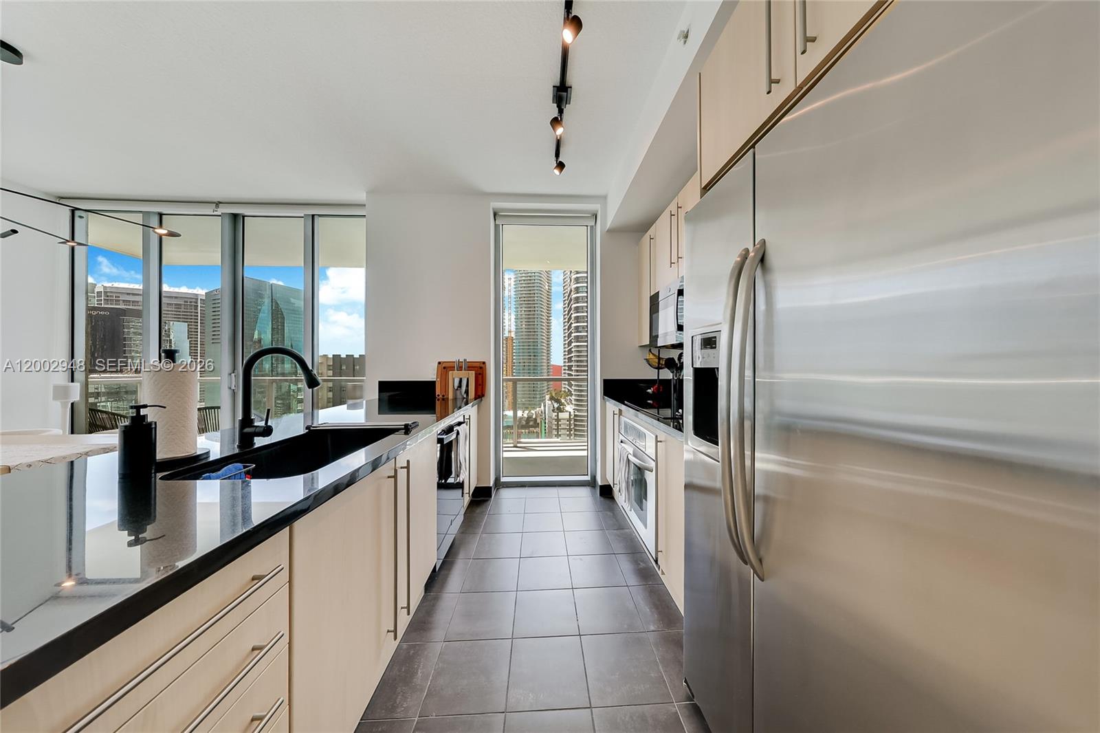 1111 SW 1st Ave Unit: 2719-N
