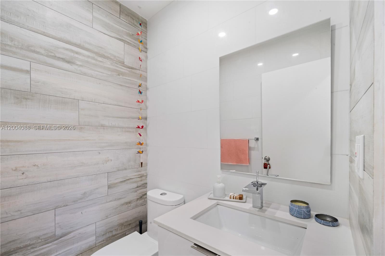 1425 Trillo Ave Unit: -