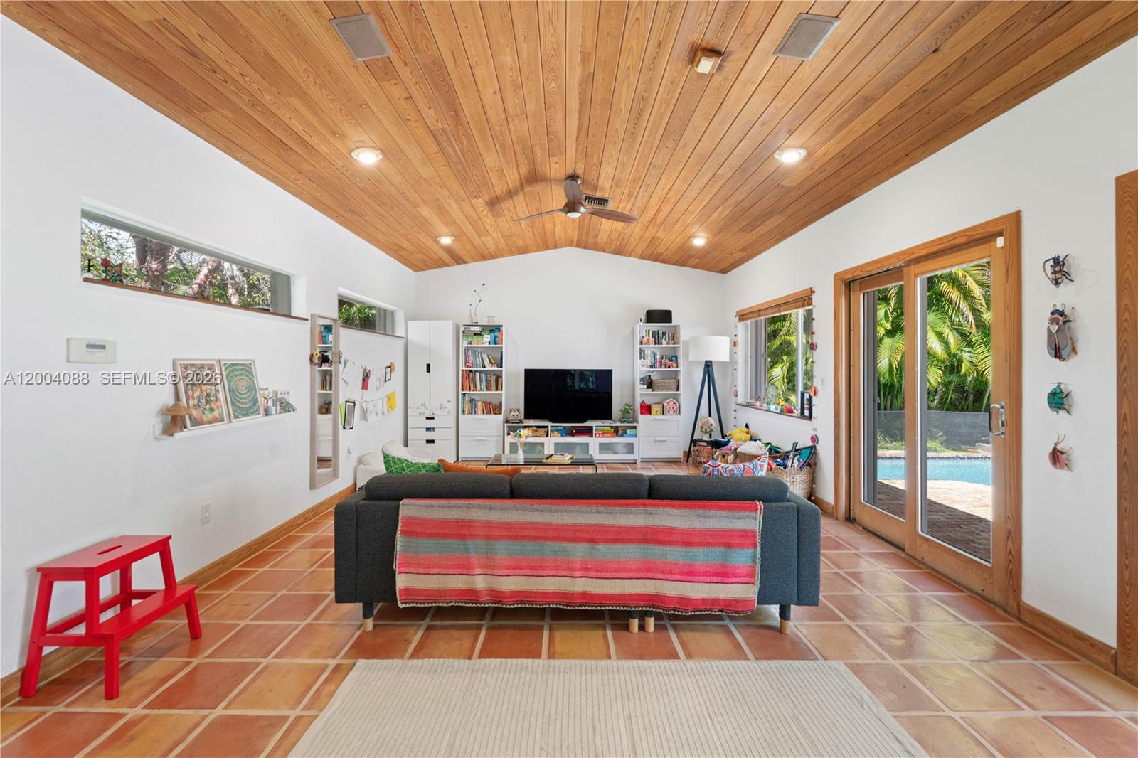 1425 Trillo Ave Unit: -