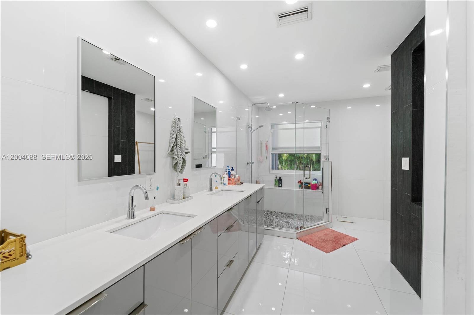 1425 Trillo Ave Unit: -